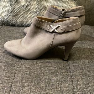 Vincent Camuto Gray Suede Ankle Boot - 8.5